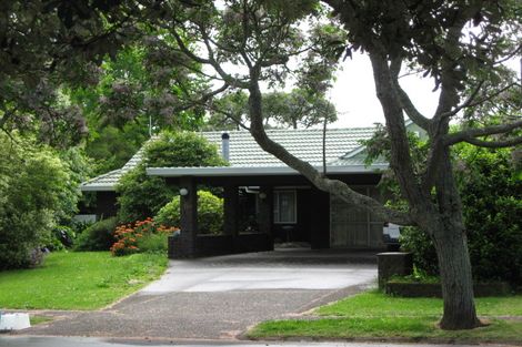 Photo of property in 6 Corolu Place, Conifer Grove, Takanini, 2112