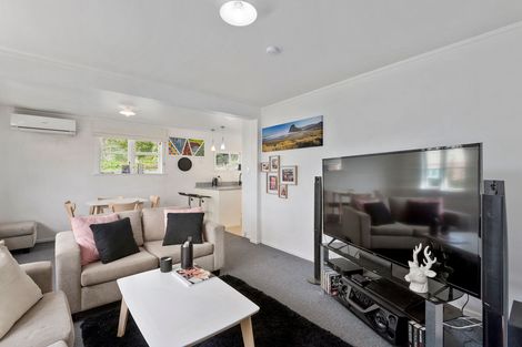 Photo of property in 45 Sunnyside Road, Sunnyvale, Auckland, 0612