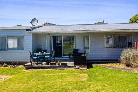 Photo of property in 15 Camellia Avenue, Bell Block, New Plymouth, 4312