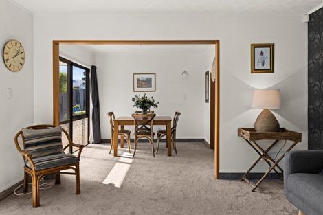 Photo of property in 2/8 Duart Road, Havelock North, 4130