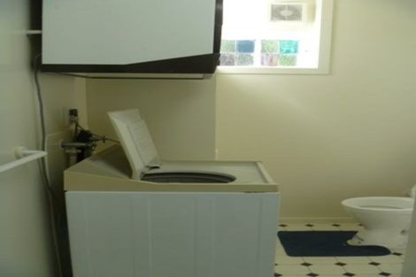 Photo of property in 172 Nevay Road, Karaka Bays, Wellington, 6022