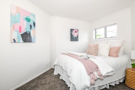 Photo of property in 75 Dress Circle, Newlands, Wellington, 6037