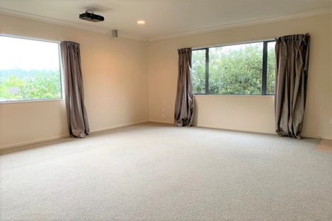 Photo of property in 13b Crystal Avenue, Glendene, Auckland, 0602