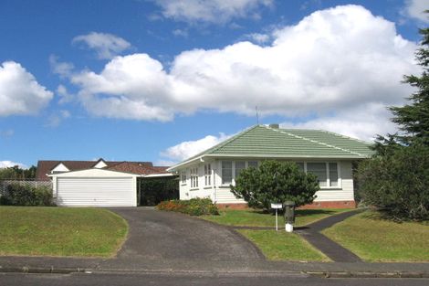 Photo of property in 6 Essex Street, Te Atatu South, Auckland, 0610