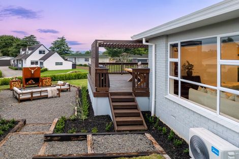 Photo of property in 37 Sheridan Crescent, Leamington, Cambridge, 3432