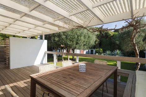 Photo of property in 28 Moana Road, Okitu, Gisborne, 4010