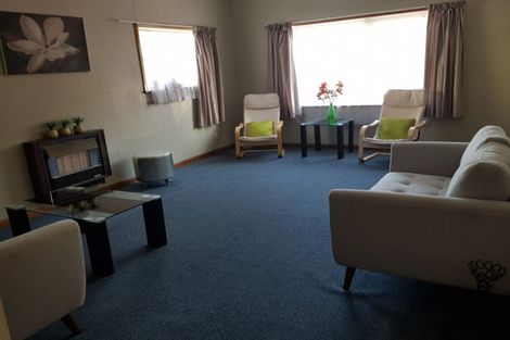 Photo of property in 35 Oxford Street, Fairfield, Hamilton, 3214