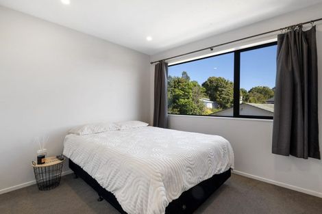 Photo of property in 2/36 Kaipatiki Road, Glenfield, Auckland, 0629