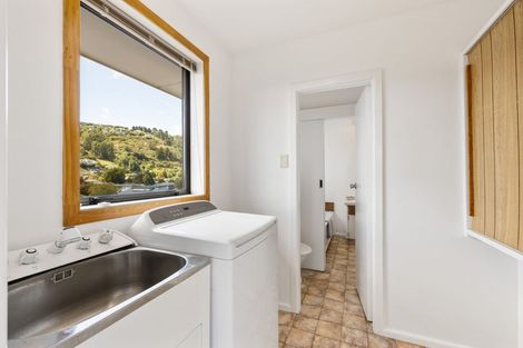 Photo of property in 1 Roseneath Place, Cashmere, Christchurch, 8022