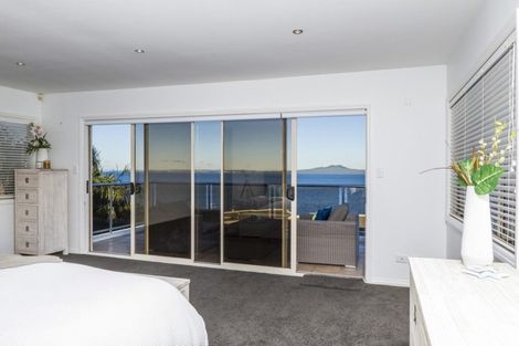 Photo of property in 1/25 Churchill Road, Murrays Bay, Auckland, 0630