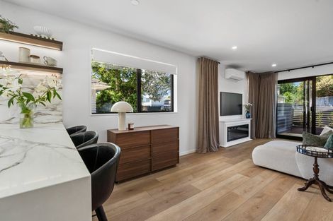 Photo of property in 41 Shortt Avenue, Mangere Bridge, Auckland, 2022