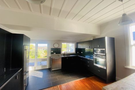 Photo of property in 37 Amohia Street, Paraparaumu, 5032