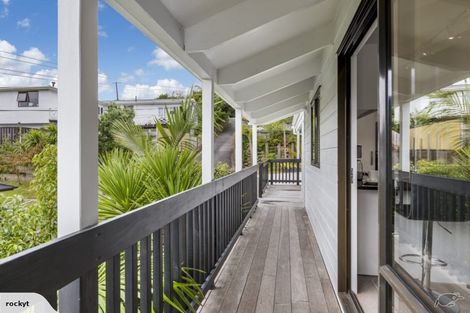 Photo of property in 2/660 Beach Road, Browns Bay, Auckland, 0630