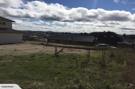 Photo of property in 1 Azalea Lane, Waipahihi, Taupo, 3330