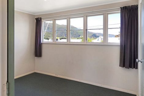 Photo of property in 215 Knights Road, Hutt Central, Lower Hutt, 5011