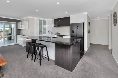 Photo of property in 41 Kaurinui Crescent, One Tree Point, 0118