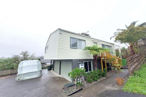Photo of property in 2/8 Finn Place, Totara Vale, Auckland, 0629
