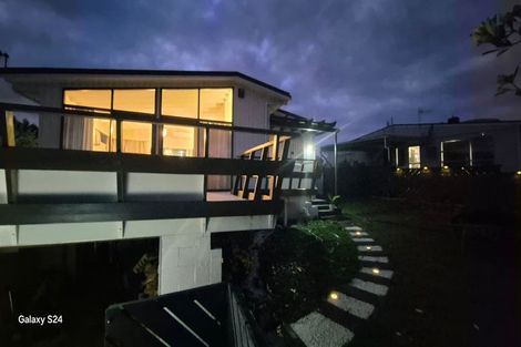 Photo of property in 17 Maple Grove, Maungaraki, Lower Hutt, 5010