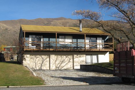 Photo of property in 11 Sargood Drive, Wanaka, 9305