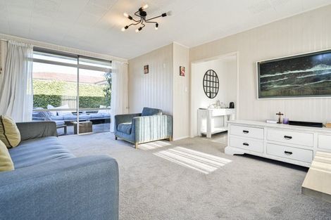 Photo of property in 2/518 Fitzroy Avenue, Hastings, 4122