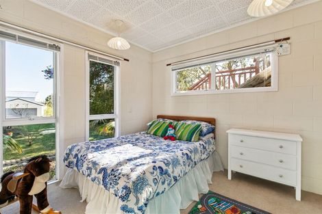 Photo of property in 73a Island Bay Road, Beach Haven, Auckland, 0626