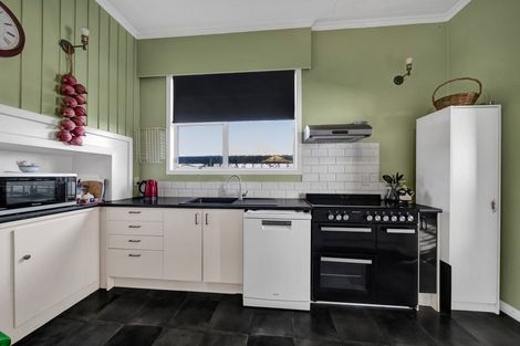 Photo of property in 17 Grey Street, Hawera, 4610