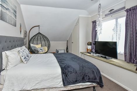 Photo of property in 1/100 Wattle Farm Road, Wattle Downs, Auckland, 2103