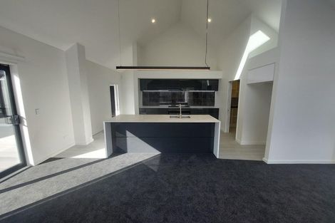 Photo of property in 21 Irvines Track, Halswell, Christchurch, 8025