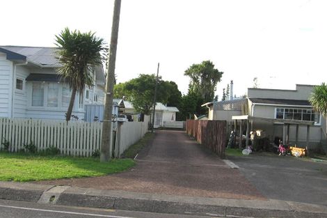 Photo of property in 76 Wharf Road, Te Atatu Peninsula, Auckland, 0610