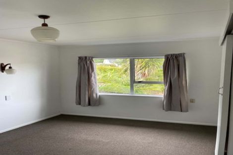 Photo of property in 8a Awanui Street, Merrilands, New Plymouth, 4312
