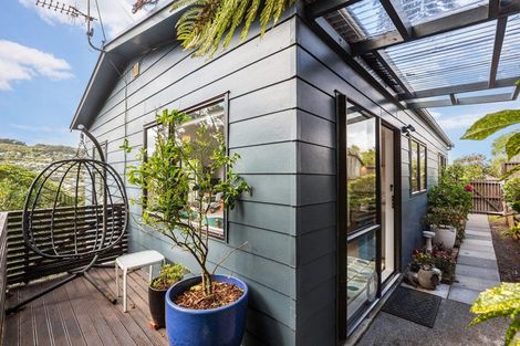 Photo of property in 25 John Witton Drive, Crofton Downs, Wellington, 6035