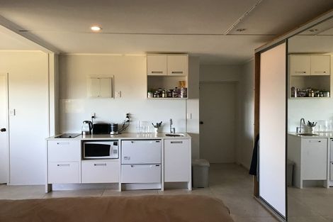 Photo of property in 86 Hadfield Street, Beach Haven, Auckland, 0626