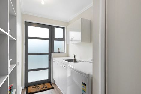 Photo of property in 184 High Street, Oxford, 7430