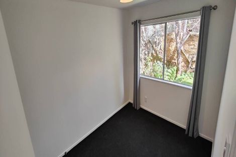 Photo of property in 3/4 Glanmire Road, Newlands, Wellington, 6037