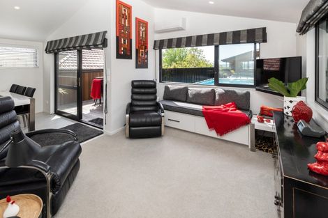 Photo of property in 60 Parkhill Road, Mellons Bay, Auckland, 2014