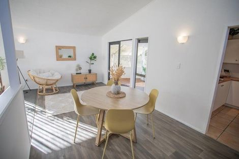 Photo of property in 2 Puketiro Place, Paihia, 0200