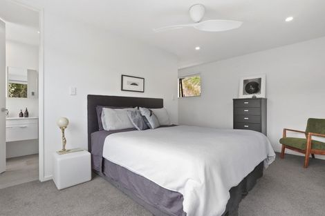 Photo of property in 102 Balmain Road, Chatswood, Auckland, 0626