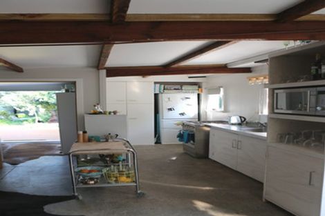 Photo of property in 124 North Shore Road, Eskdale, Napier, 4182