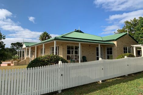 Photo of property in 154 Awa Road, Kumeu, 0891