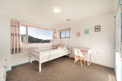 Photo of property in 12 Dusky Crescent, Aotea, Porirua, 5024