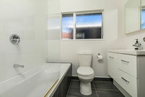 Photo of property in 49 Compton Street, Hillcrest, Auckland, 0627
