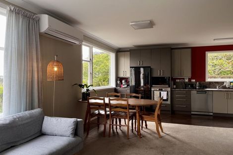 Photo of property in 32 Hollies Crescent, Johnsonville, Wellington, 6037