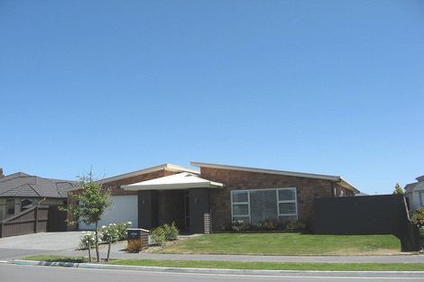 Photo of property in 61 Pohutukawa Crescent, Parklands, Christchurch, 8083