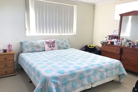 Photo of property in 48 Castlefinn Drive, Weymouth, Auckland, 2103