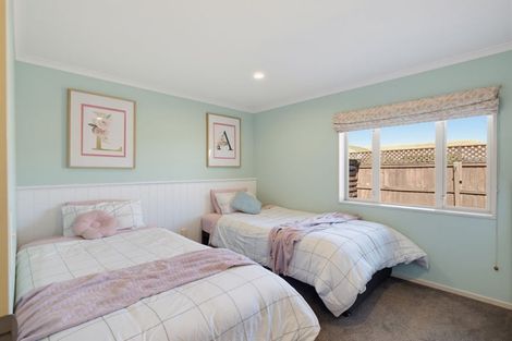 Photo of property in 33 Panckhurst Drive, Woodend, 7610