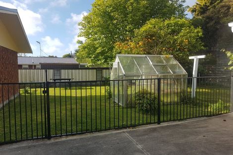 Photo of property in 15 Heaphy Street, Westown, New Plymouth, 4310