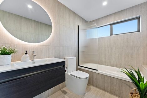 Photo of property in 74 Metoriti Crescent, Karaka, 2124