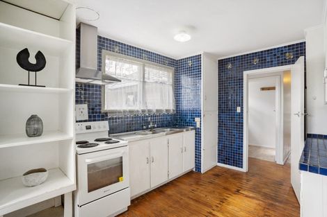 Photo of property in 5 Lendic Avenue, Henderson, Auckland, 0612