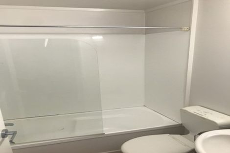 Photo of property in 2/93a Kelburn Parade, Kelburn, Wellington, 6012