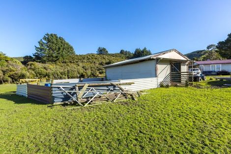 Photo of property in 147 Upper Fitzherbert Road, Wainuiomata, 5373